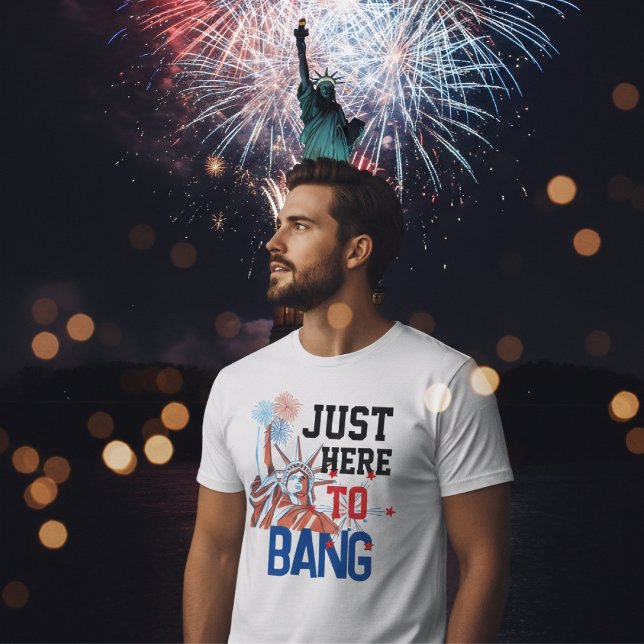 Nur hier, um Lady Liberty Feuerwerk Grafik T-Shirt (Von Creator hochgeladen)