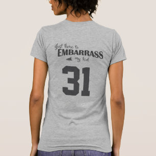 Nur hier, um mein Kind zu umarmen T-Shirt