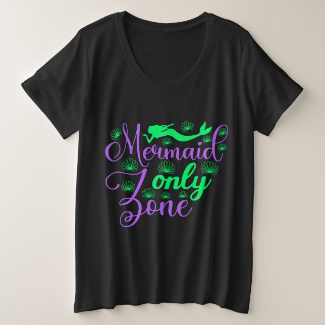 Nur Meerjungfrau Zone in Neon Green und Lila Große Größe T-Shirt (Design vorne)