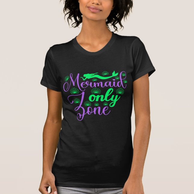 Nur Meerjungfrau Zone in Neon Green und Lila T-Shirt (Vorderseite)
