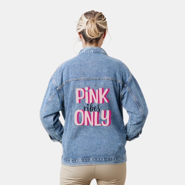 Nur rosa Farbtöne Jeansjacke (Modell)