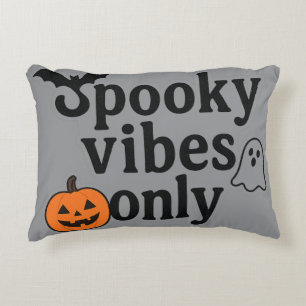 Nur Spooky Vibes 🎃 Halloween-Sticker Dekokissen