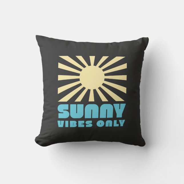 Nur Sunny Vibes - Bold Retro Sunshine Graphic Kissen (Vorderseite)