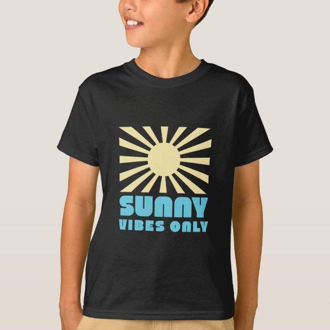 Nur Sunny Vibes - Bold Retro Sunshine Graphic T-Shirt (Vorderseite)