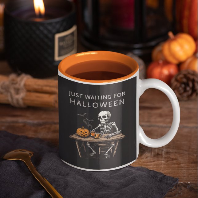 "Nur zu Halloween-Tasse Gewartet | Funny Skeleton Zweifarbige Tasse (Von Creator hochgeladen)