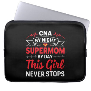 Nurse Geschenk CNA von der Nachtsupermutter Laptopschutzhülle