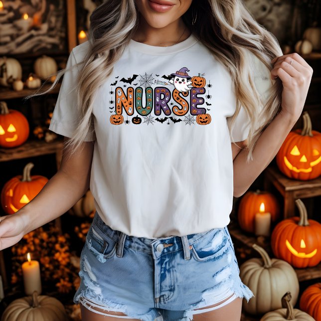 Nurse Halloween Cartoon Spooky Letters Design T-Shirt (Von Creator hochgeladen)