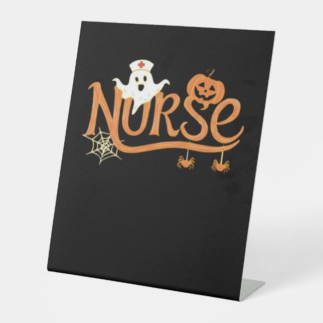 Nurse Halloween Cute Ghost and Pumpkin Essential T Sockelschild (Vorderseite)