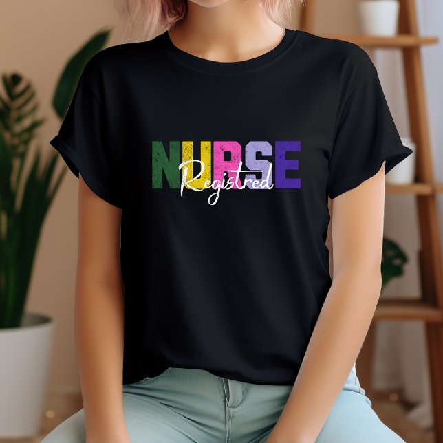 Nurse Registred Funny Text T-Shirt (Von Creator hochgeladen)