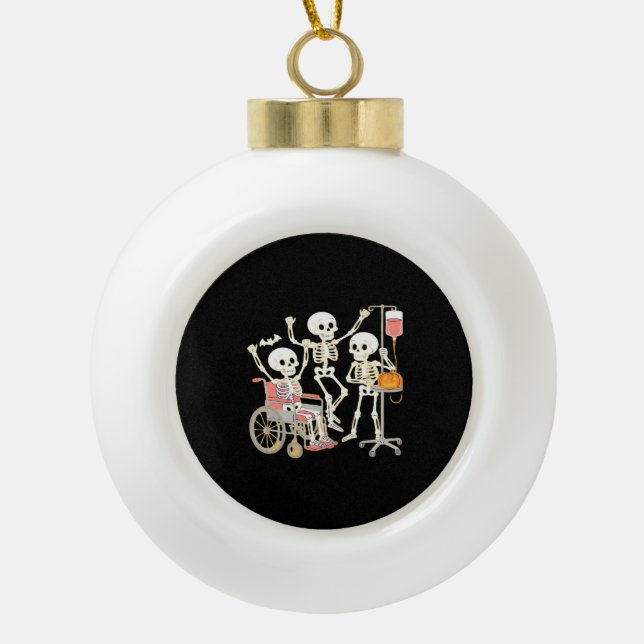 Nurse Skeleton Funny Halloween Healthcare Essentia Keramik Kugel-Ornament (Vorderseite)