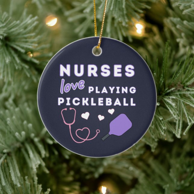 Nurses Love Playing Pickleball Keramik Ornament (Baum)