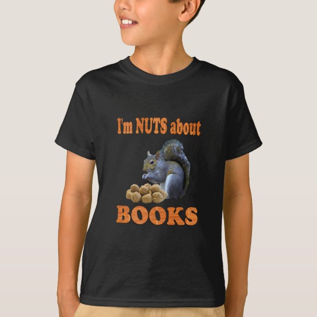 Nüsse über Bücher T-Shirt (Vorderseite)