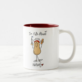 Nüsse über Krankenpflege-Tasse Zweifarbige Tasse