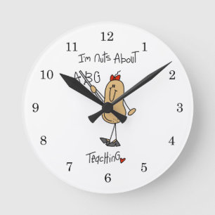 Nüsse über Lehr-T-Shirts und Geschenke Runde Wanduhr