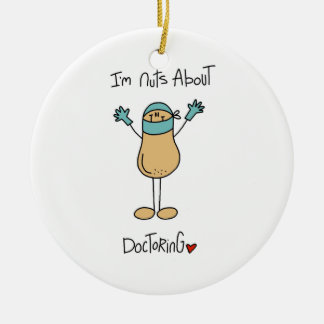 Nüsse über T - Shirt und Geschenke Keramikornament