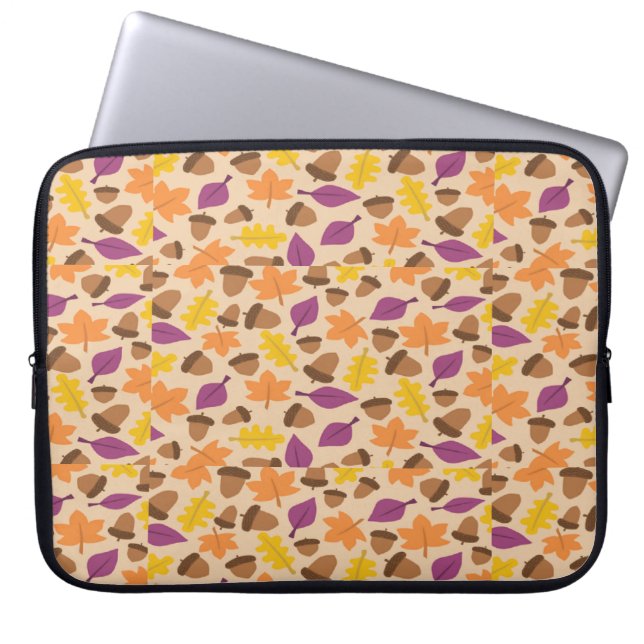 Nüsse und Blätter Herbstmuster Laptopschutzhülle (Vorderseite)