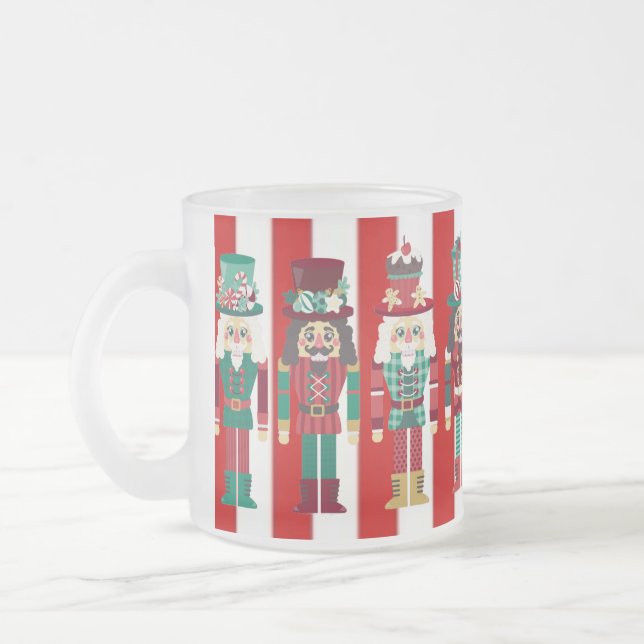 Nussknackers Weihnachten Mattglastasse (Links)