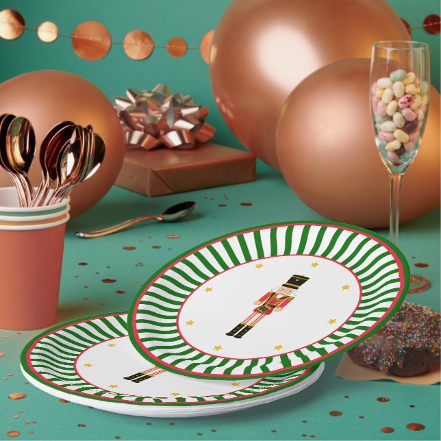 Nutcracker Christmas Plate Red Green and White Pappteller (Multi)