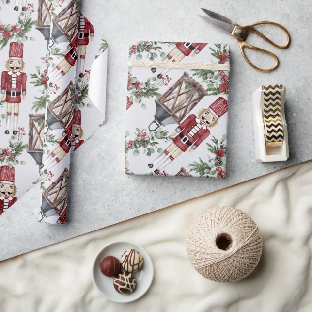 Nutcracker Pine Holly Lantern Christmas Geschenkpapier (Kunsthandwerk)