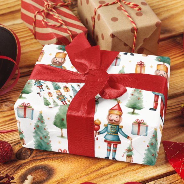 Nutcracker Presents & Christmas Greenery Geschenkpapier (Von Creator hochgeladen)