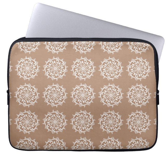 Nutmeg Mandala Laptopschutzhülle (Vorderseite)