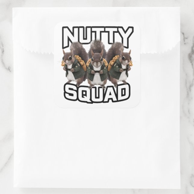 Nutty Squad, Eichhörnchen Snack Squad Quadratischer Aufkleber (Tasche)