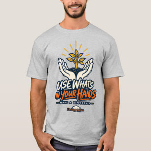 Nutze, was du in den Händen hältst, um einen Unter T-Shirt