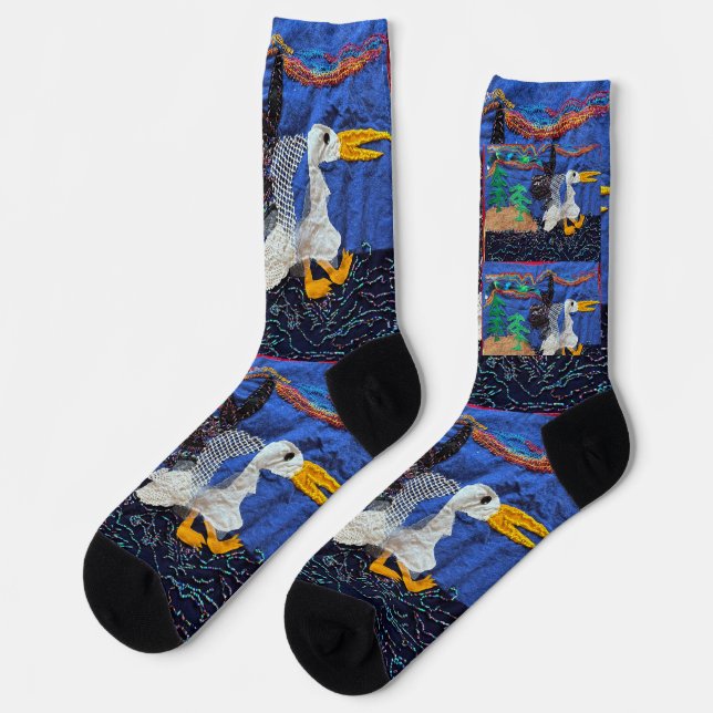 NWT Pelicans am Fluss. Socken (Linkes Detail)