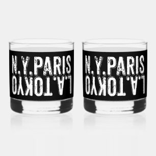 NY Paris Tokyo LA in Schrift mit Distressed-Effekt Whiskyglas