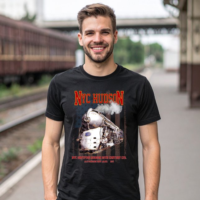 NYC Dreyfuss Hudson Locomotive. American flag T-Shirt (NYC Dreyfuss Hudson Locomotive. 20th Century Limited. Mens Basic T-Shirt)