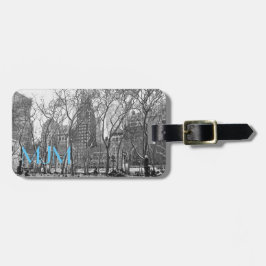 NYC im Winter-Monogramm-Gepäckanhänger Gepäckanhänger