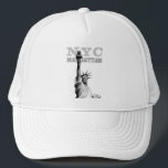 Nyc New York City Manhattan Liberty Statue Elegant Truckerkappe<br><div class="desc">Nyc New York City Manhattan Liberty Statue Elegant gestörte Text Template Trucker Hut.</div>