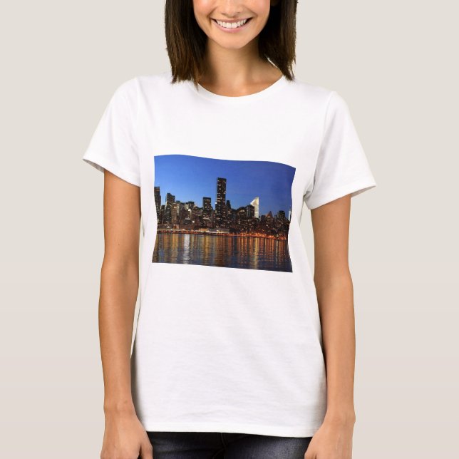 NYC New York City Manhattan Nacht T-Shirt (Vorderseite)