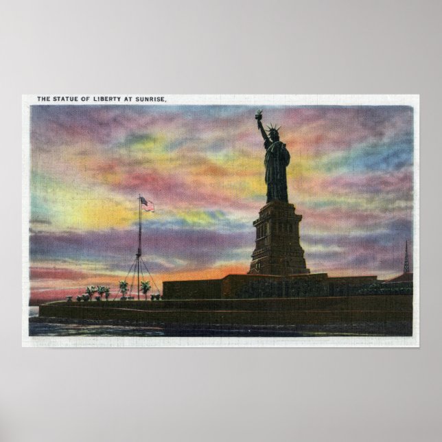 NYC, New YorkSunrise View of Statue of Liberty Poster (Vorne)