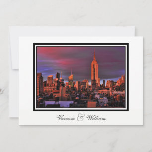 NYC Skyline ESB Surrealer Sonnenuntergang Hochzeit Einladung