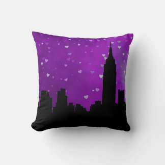 NYC Skyline-Silhouette, lila Herz ESB #1 Kissen