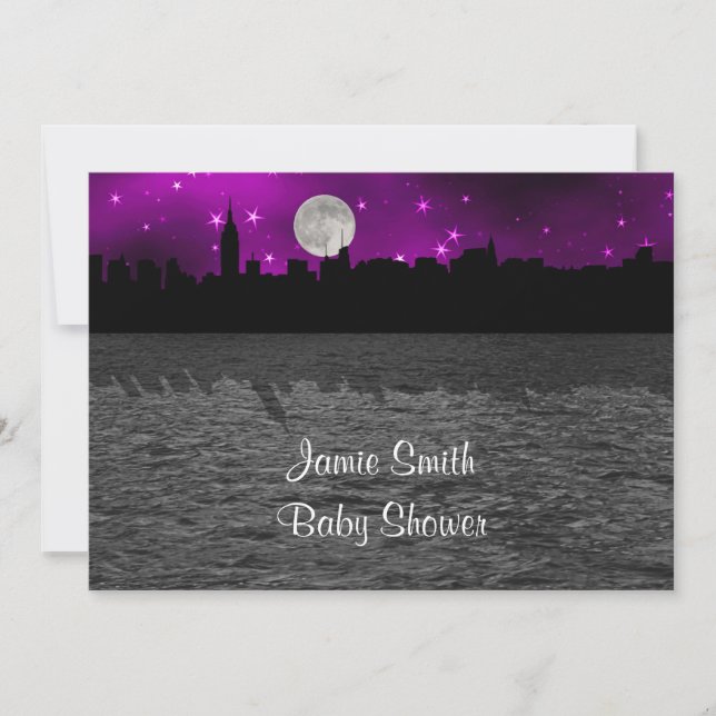 NYC Skyline Silhouette Moon Lila Baby Dusche Einladung (Vorderseite)