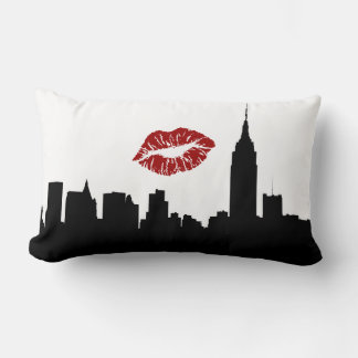 NYC Skyline-Silhouette, roter Lippenstift-Kuss ESB Lendenkissen