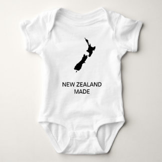 NZ GEMACHT BABY STRAMPLER