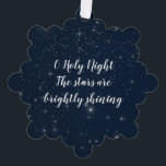 O Holy Night Christmas Song Texte auf Starry Sky Ornament Karte<br><div class="desc">Diese Weihnachtsschmuckkarte zeigt die Texte "O Heilige Nacht,  die Sterne hell leuchten" in einem Schriftart mit weißem Schrift auf einem Hintergrund von leuchtend funkelnden Sternen in einem Nachthimmel.</div>