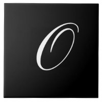 O Monogram Initial White auf Black
