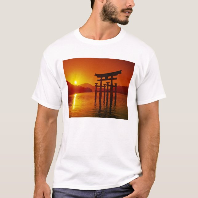 O-Torii Gate, Itsukushima-Schrein, Miyajima T-Shirt (Vorderseite)