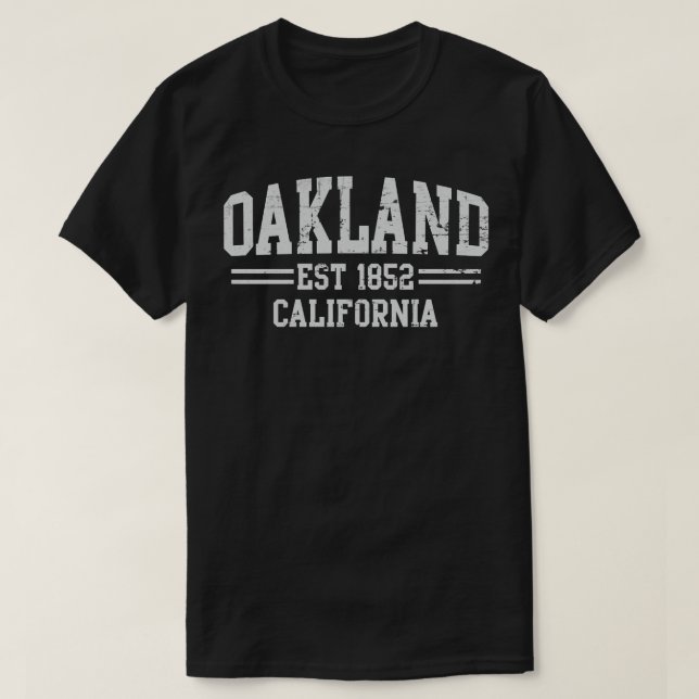 Oakland California CA Athletic Text Sport Style Pu T-Shirt (Design vorne)