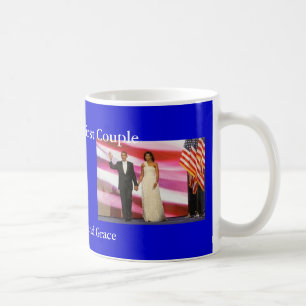 Obamas in der wahren Klasse und in der Anmut Tasse