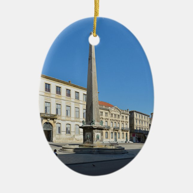Obelisk von Arles in Frances Keramik Ornament (Vorne)