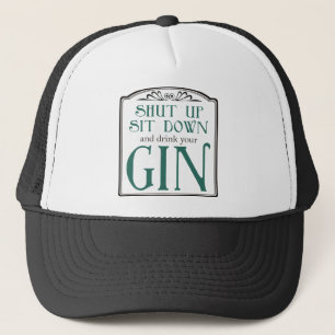 Oben geschlossen, sitzen Sie sich hin und trinken Truckerkappe