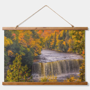 Oberer Wasserfall mit Herbstfarben Wandteppich Mit Holzrahmen