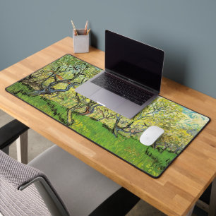 Obstgarten in Blüten von Vincent van Gogh Schreibtischunterlage