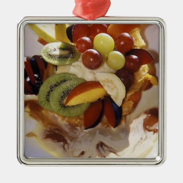 Obstsalat mit Eis. Ornament Aus Metall (Vorne)