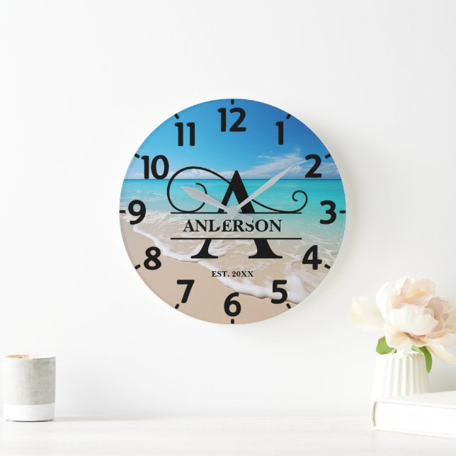 Ocean Beach A Monogram Große Wanduhr (Zuhause)